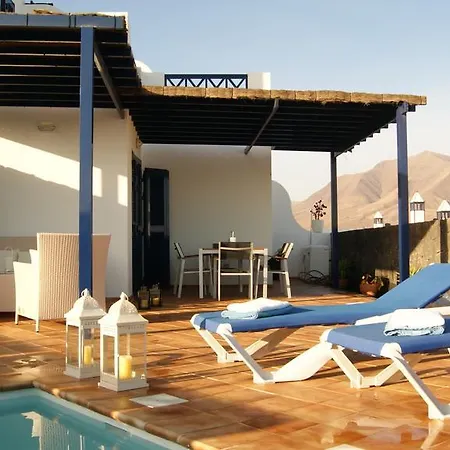 Vila Holiday Home Villa Atardecer Playa Blanca (Lanzarote)